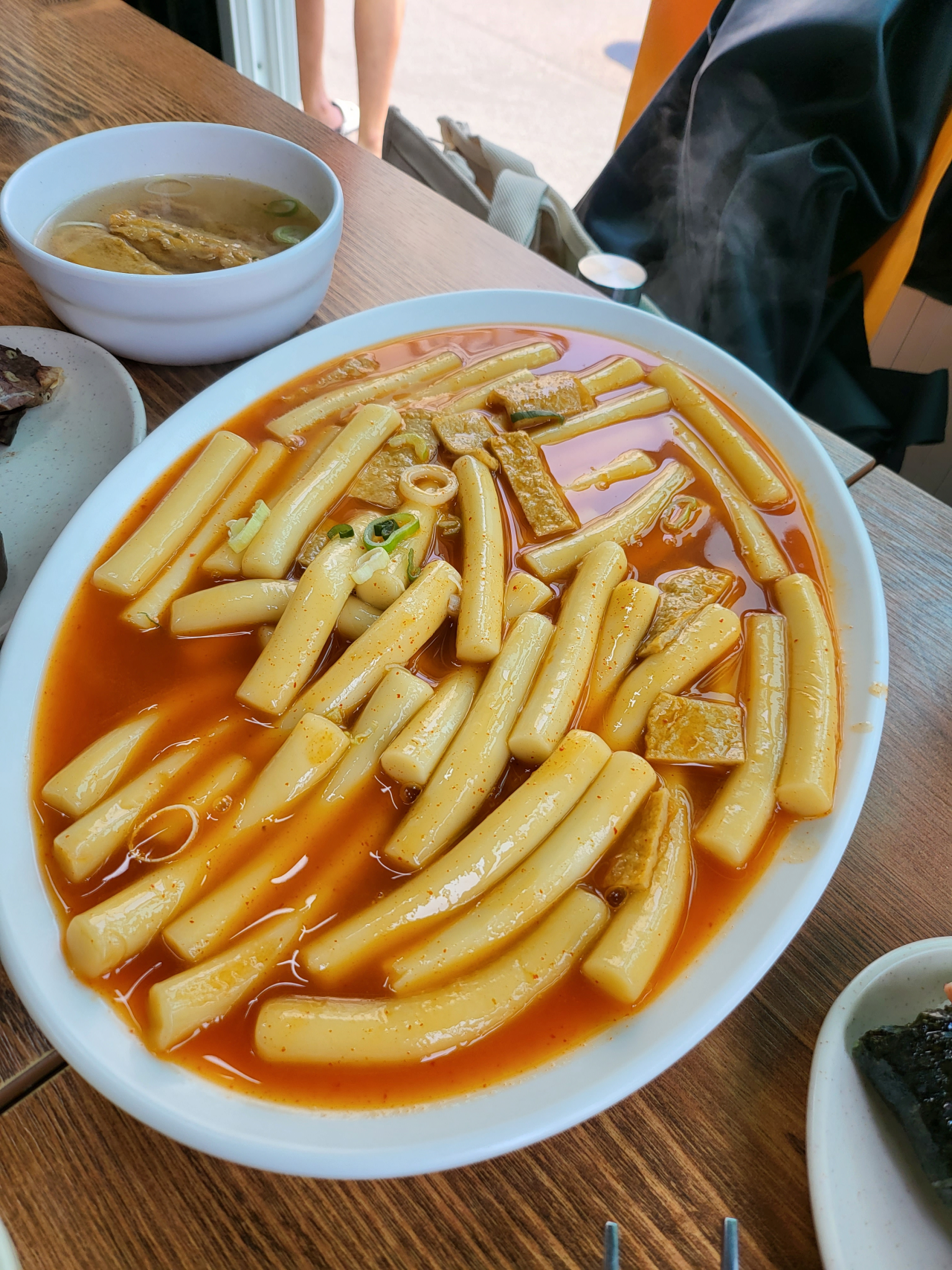 image.png 완전 밍밍해보이는데 의외로 맛있다는 떡볶이
