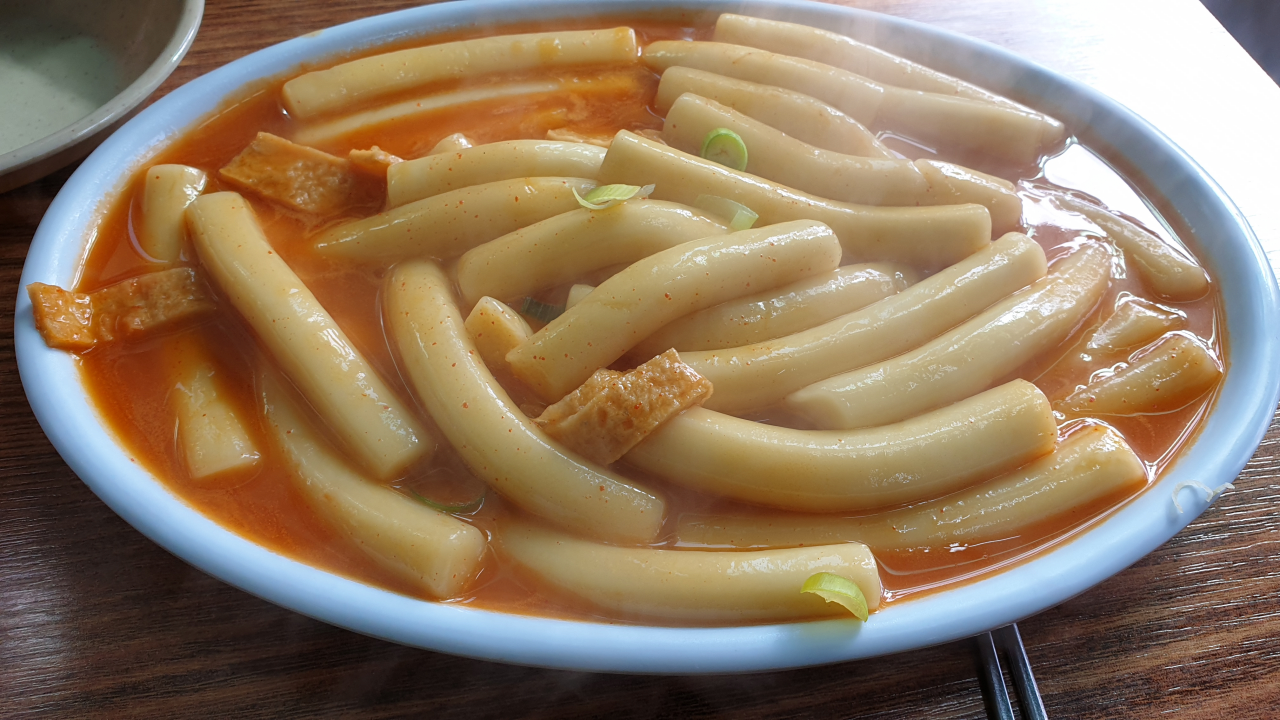 image.png 완전 밍밍해보이는데 의외로 맛있다는 떡볶이