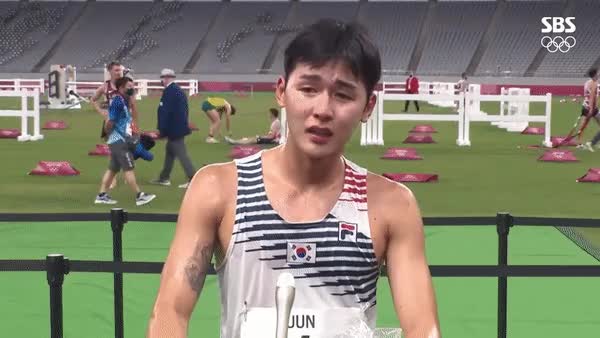 취재진의 수고했어요 한마디에 울컥하는 전웅태 선수 - 꾸르