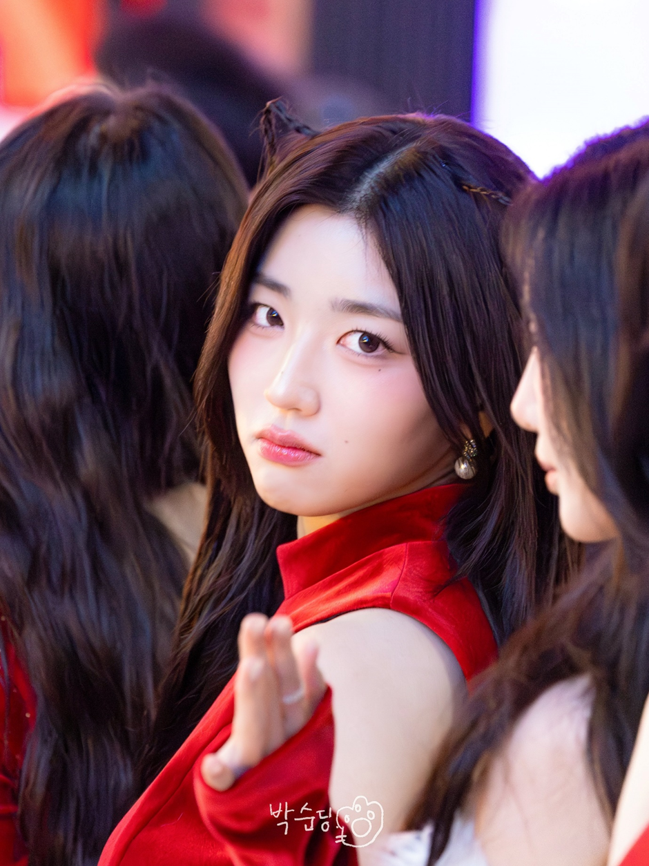 홍대에 계속 목격담 올라오고 있다는 아이돌 4번째 사진