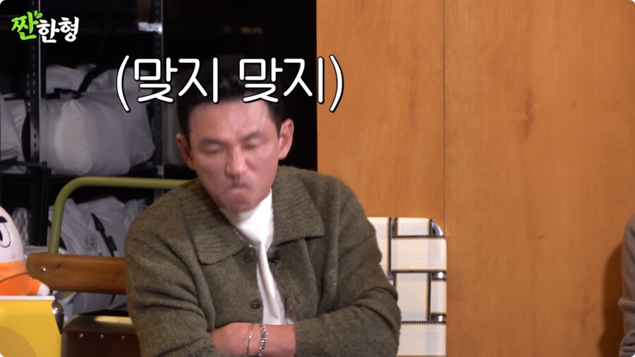 img/23/11/13/18bc8aa574f2b946.png 어제자 영화 홍보하러 나온 정우성이 영화 이야기 안한 이유 ㄷㄷㄷ.JPG