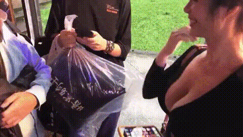 f27d93cc84f39040da855cd38ed2a66022562a74.gif