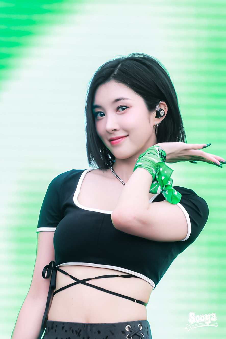 워터밤에서 단발머리 첫공개로 반응 오는 중인 여돌 | 인스티즈