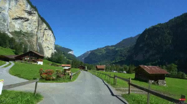 알프스 산맥에 위치한 스위스의 라우터브루넨 - 꾸르
