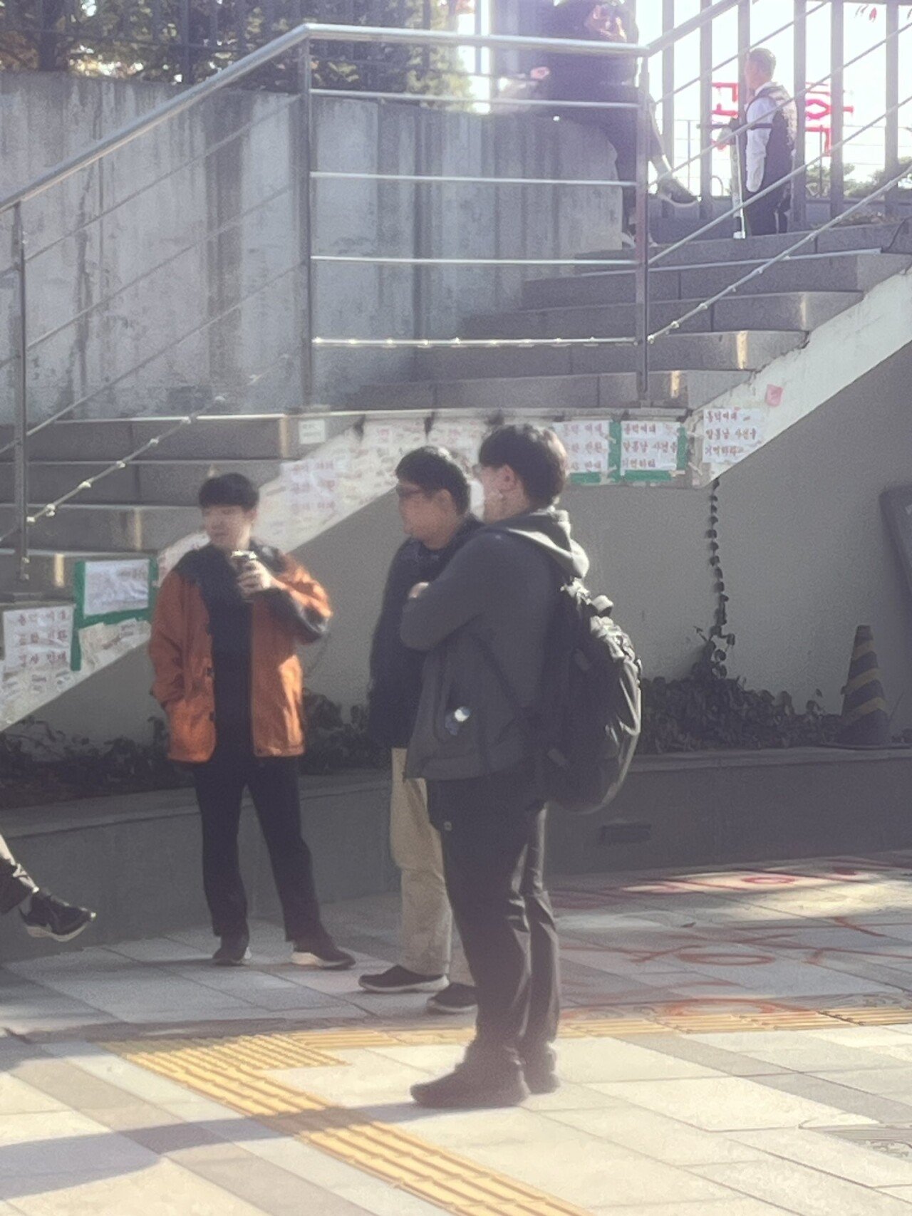 20241112_115807.jpg 동덕여대 취업박람회 직원 실시간 박제당함