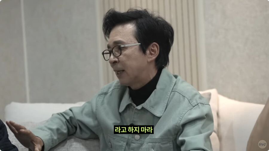 img/23/11/03/18b94e398152b946.png 이경규가 찍소리도 못하는 김국진한테 이겼다고 환호한 사건 ㄷㄷㄷ...JPG
