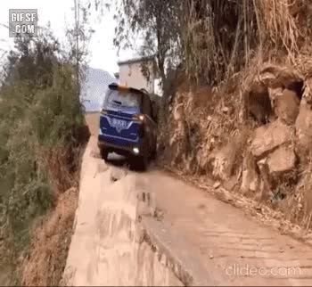 E5D3AB90-1F4A-4A7E-97E9-303D6B60F183.gif