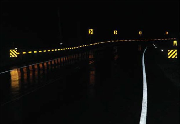0773e464ce42c6ffbe3bbecb9e0c2fdb.jpg 비만 오면 사라지던 차선…시력 아닌 \'비리\' 때문이었다