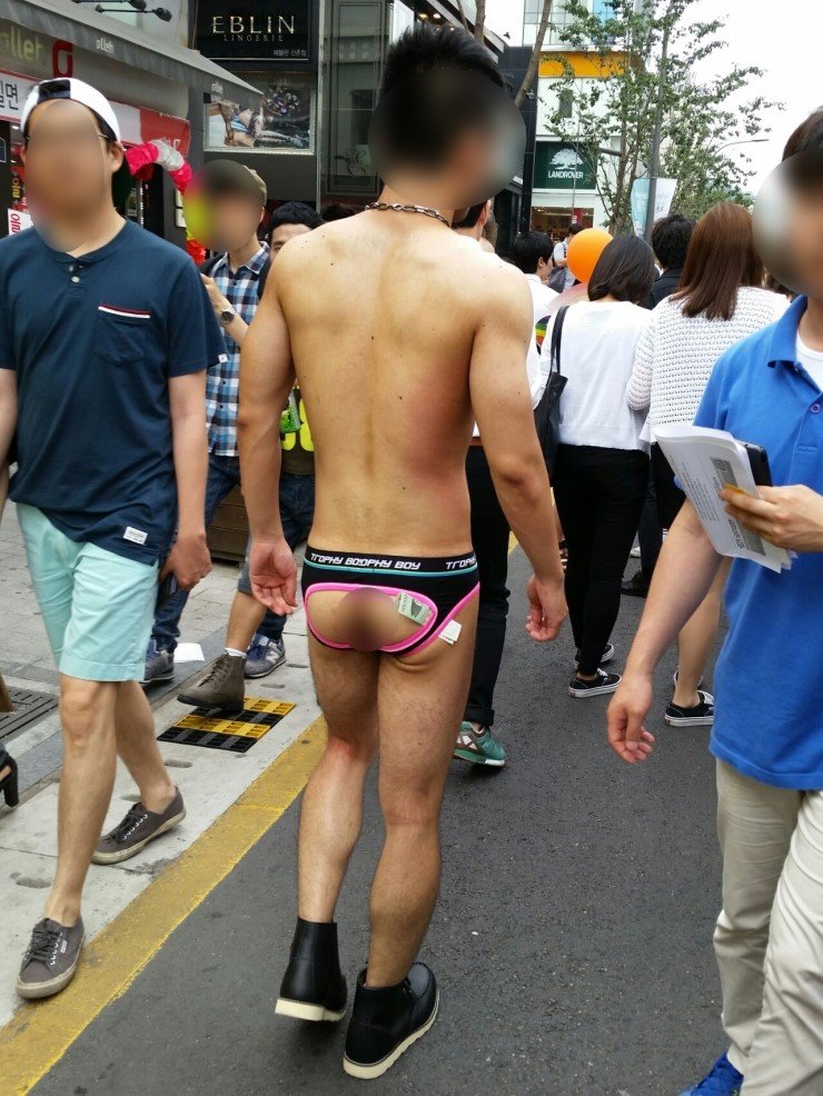 2014_06_08_08_30_40.jpg 극혐))오늘자 신촌 근황