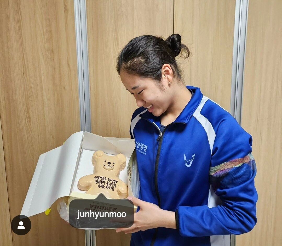 안세영 선수 위해 삼성생명에 런던 베이글 쏜 전현무 ㄷㄷ...jpg