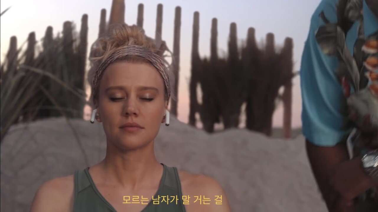 Internet_20230912_124957_10.jpeg 미국 SNL - 혼자 여행하는 여성을 위한 용품