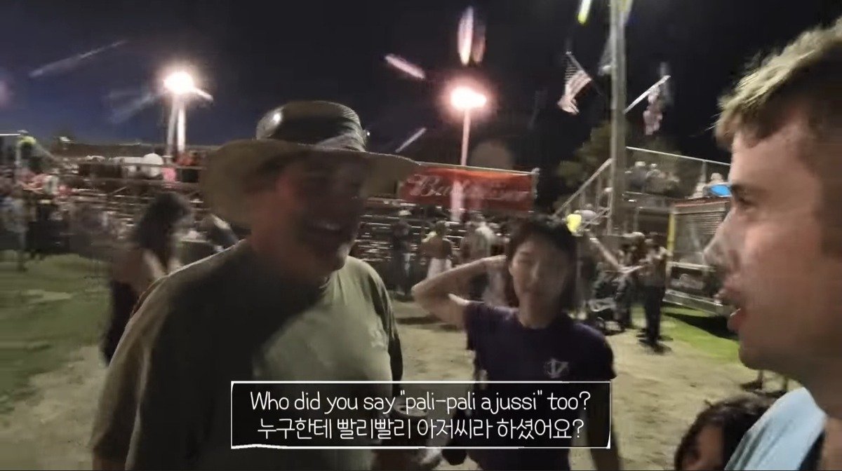 bNWrzq.jpg 유튜브에서 35년 전의 미군 전우를 알아본 아재ㄷㄷㄷ