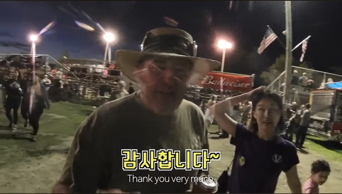 dmGJNw.jpg 유튜브에서 35년 전의 미군 전우를 알아본 아재ㄷㄷㄷ