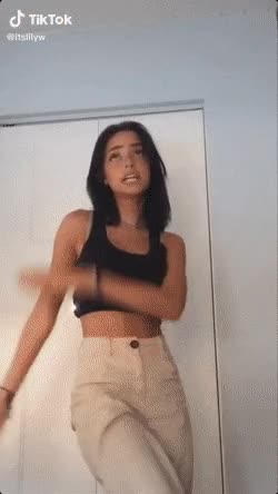 C6C79035-EC01-4671-918A-0C289960EAD3.gif