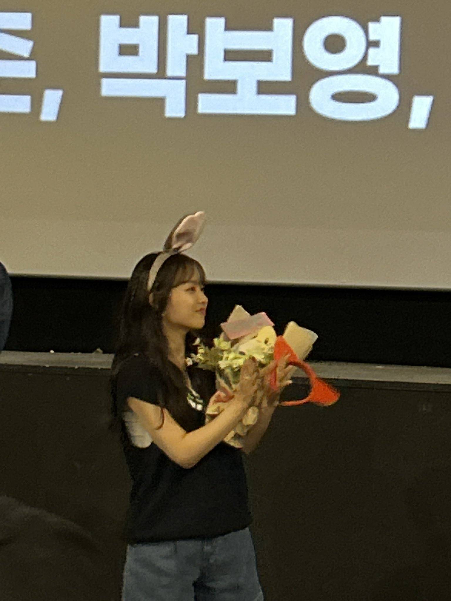 머리띠의 축복이 끝이없는 영화 무대인사 모음.jpg | 인스티즈