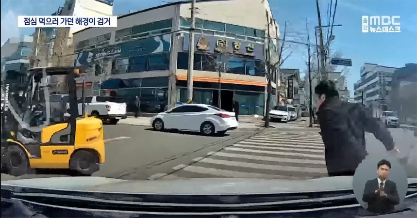 gifsf.com_005.jpg 남의 카드 주워 쓰다 걸린 10대 여성.jpg 남의 카드 주워 쓰다 걸린 10대 여성.jpg