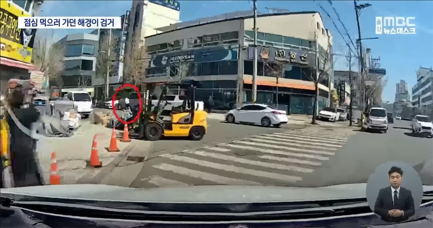 gifsf.com_003.jpg 남의 카드 주워 쓰다 걸린 10대 여성.jpg 남의 카드 주워 쓰다 걸린 10대 여성.jpg