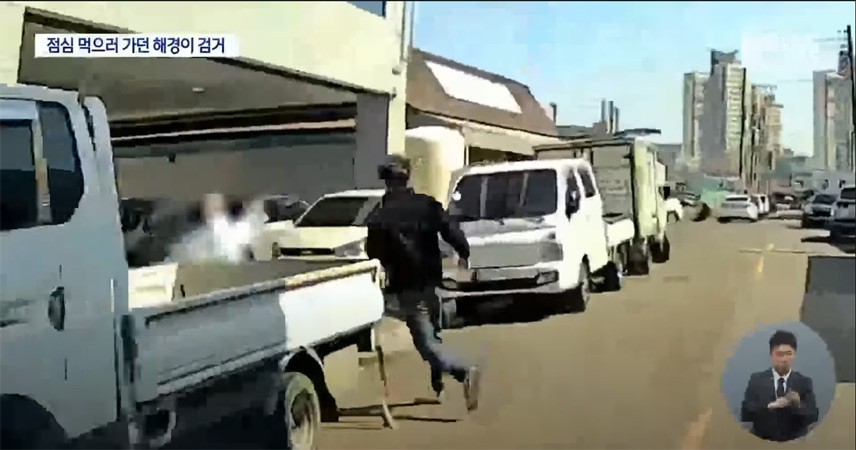 gifsf.com_006.jpg 남의 카드 주워 쓰다 걸린 10대 여성.jpg 남의 카드 주워 쓰다 걸린 10대 여성.jpg