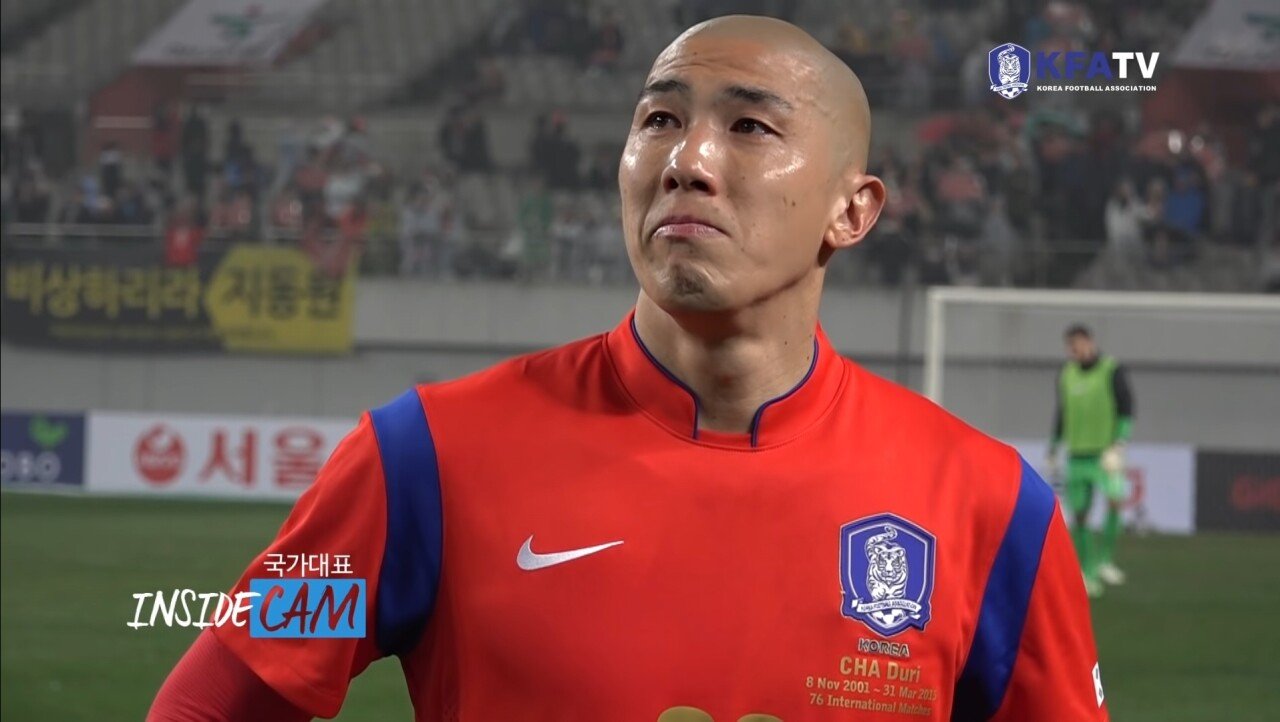 Screenshot_20220922_025153.jpg "제가 뭐 지성이만큼, 손흥민만큼 축구를 잘했으면..." "제가 뭐 지성이만큼, 손흥민만큼 축구를 잘했으면..."