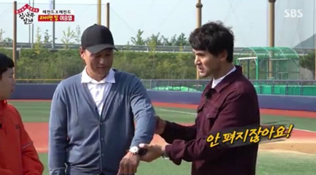 투수시절 혹사 당한 이승엽의 팔 상태 - 꾸르