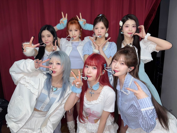 올해 유일하게 웨이보 시상식에서 시상+무대한 K팝 여돌...jpg | 인스티즈