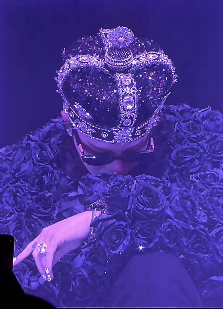 스탭들에게 아낌없이 퍼주는 지드래곤 (플렉스목록들) 22번째 사진