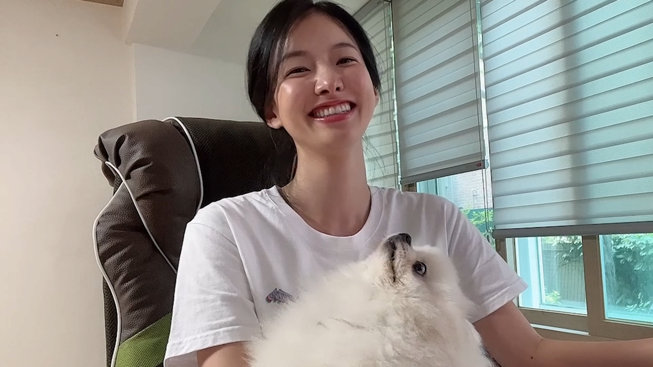 image.png 배우 이시아, 스타 유튜브 구독자 10만 달성 추이