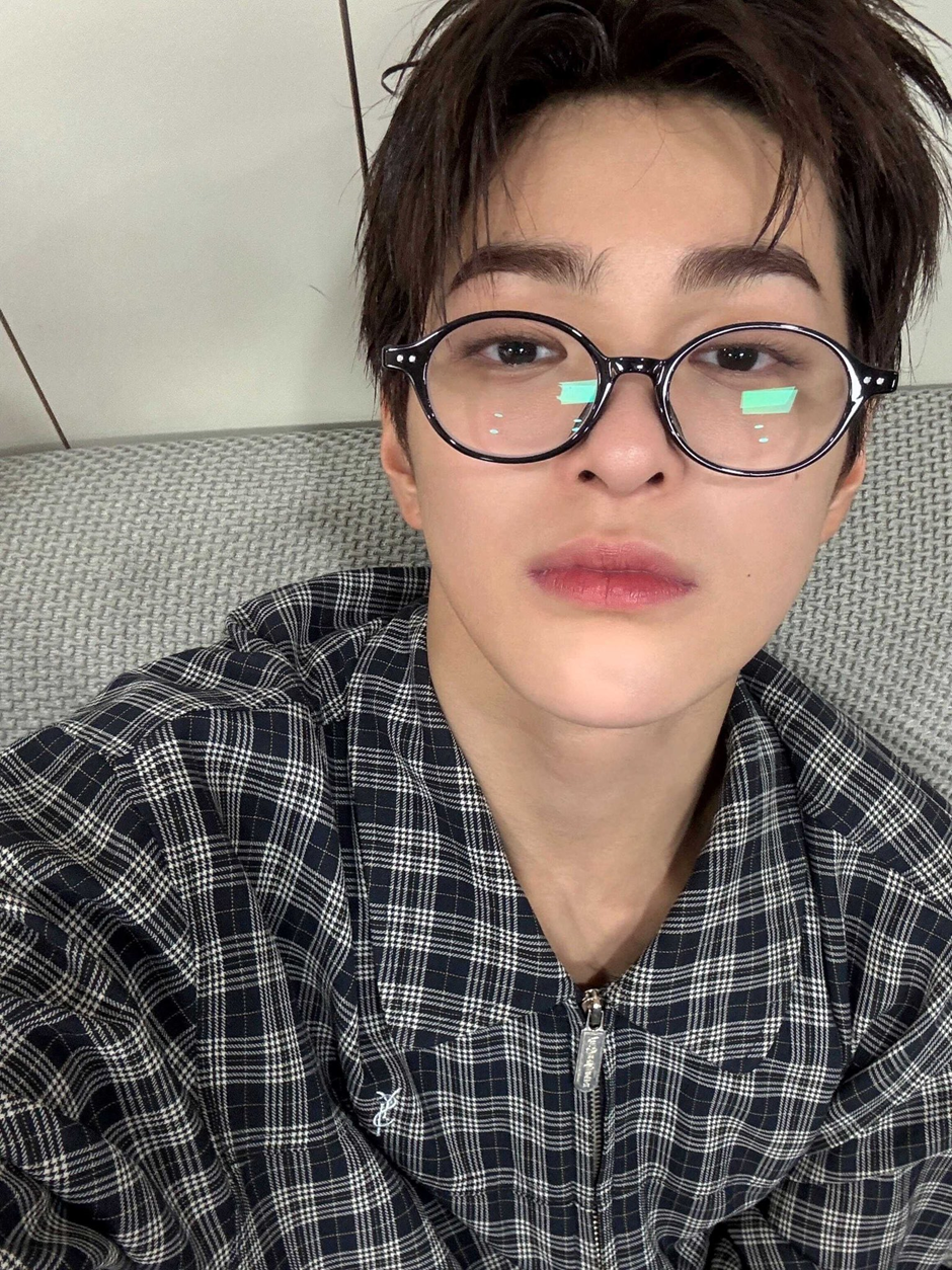 너무 잘생겼지만 덕질 하기 미안해지는 2009년생 남돌들 3번째 사진