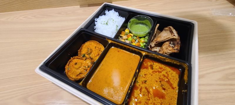 개발자들때문에 구내식당에 정통 인도식이 상시 제공될정도라는 쿠팡 2번째 사진