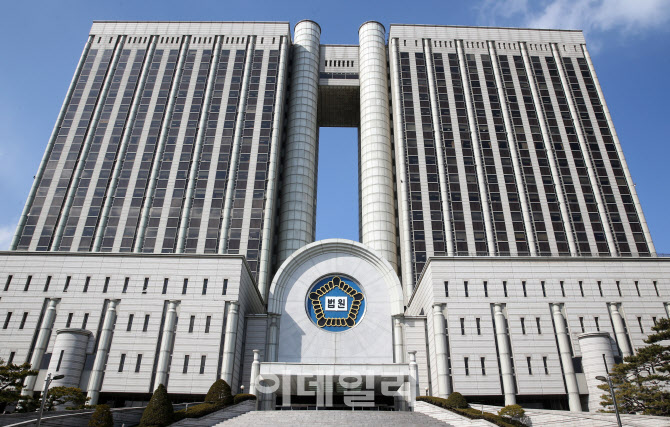 반도체 기술 中에 유출…前 삼성전자 (전)부장, 징역 20년 구형