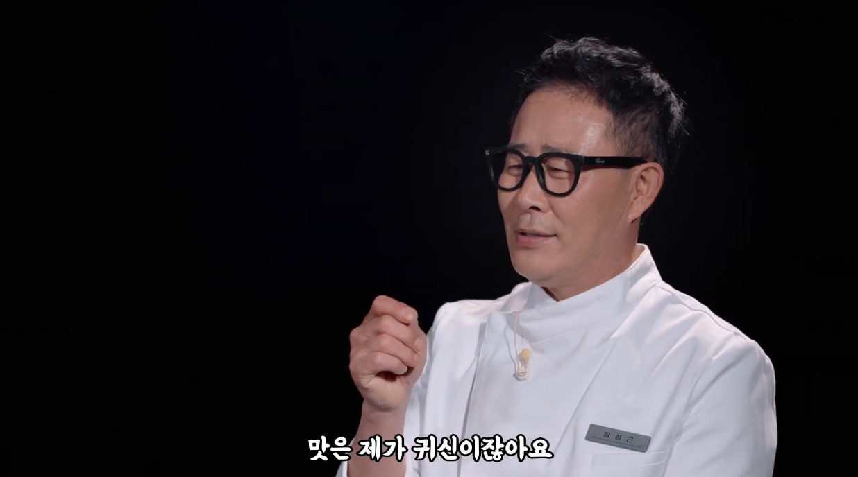 10년이 지나도 허세가 없어지지 않아 팬들이 안심한 사람.jpg (24)