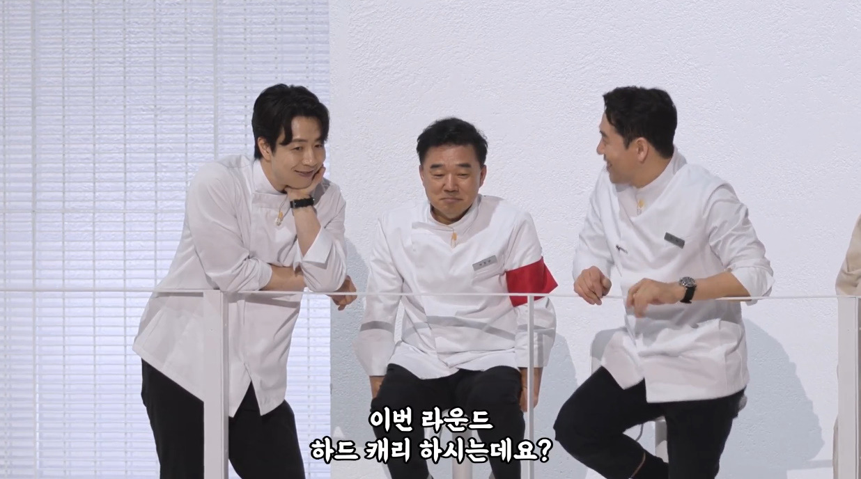 10년이 지나도 허세가 없어지지 않아 팬들이 안심한 사람.jpg (23)