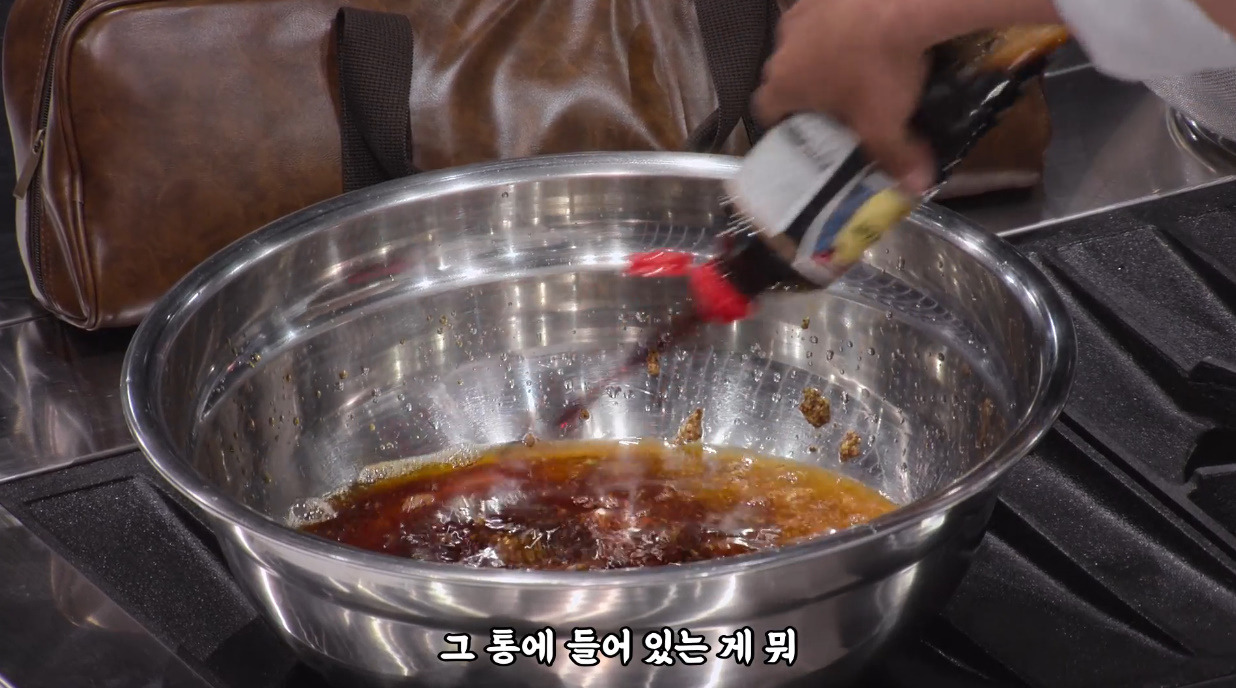 10년이 지나도 허세가 없어지지 않아 팬들이 안심한 사람.jpg (9)