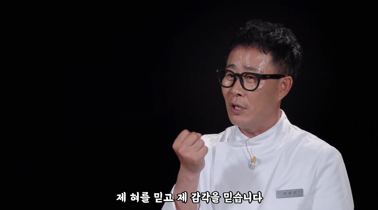 10년이 지나도 허세가 없어지지 않아 팬들이 안심한 사람.jpg (28)