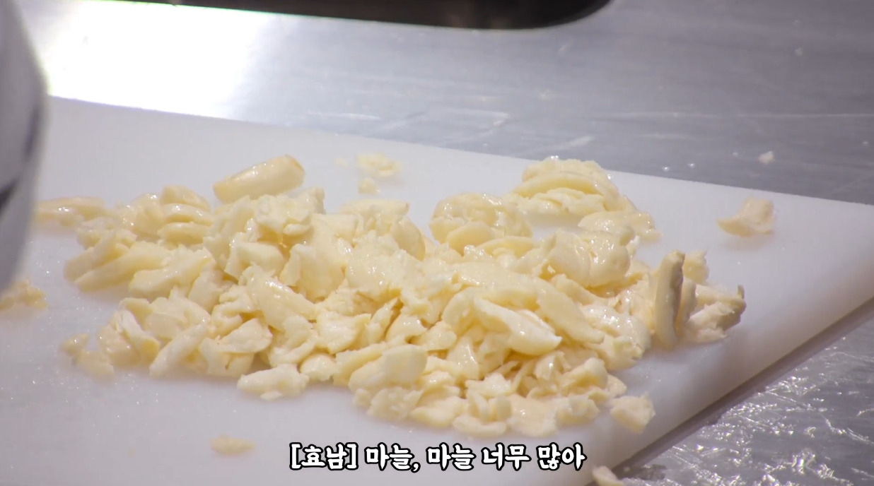 10년이 지나도 허세가 없어지지 않아 팬들이 안심한 사람.jpg (15)