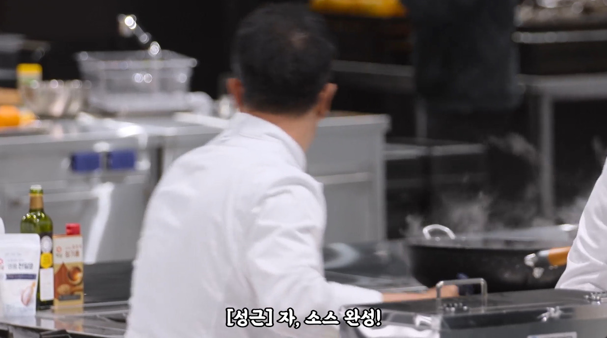 10년이 지나도 허세가 없어지지 않아 팬들이 안심한 사람.jpg (18)