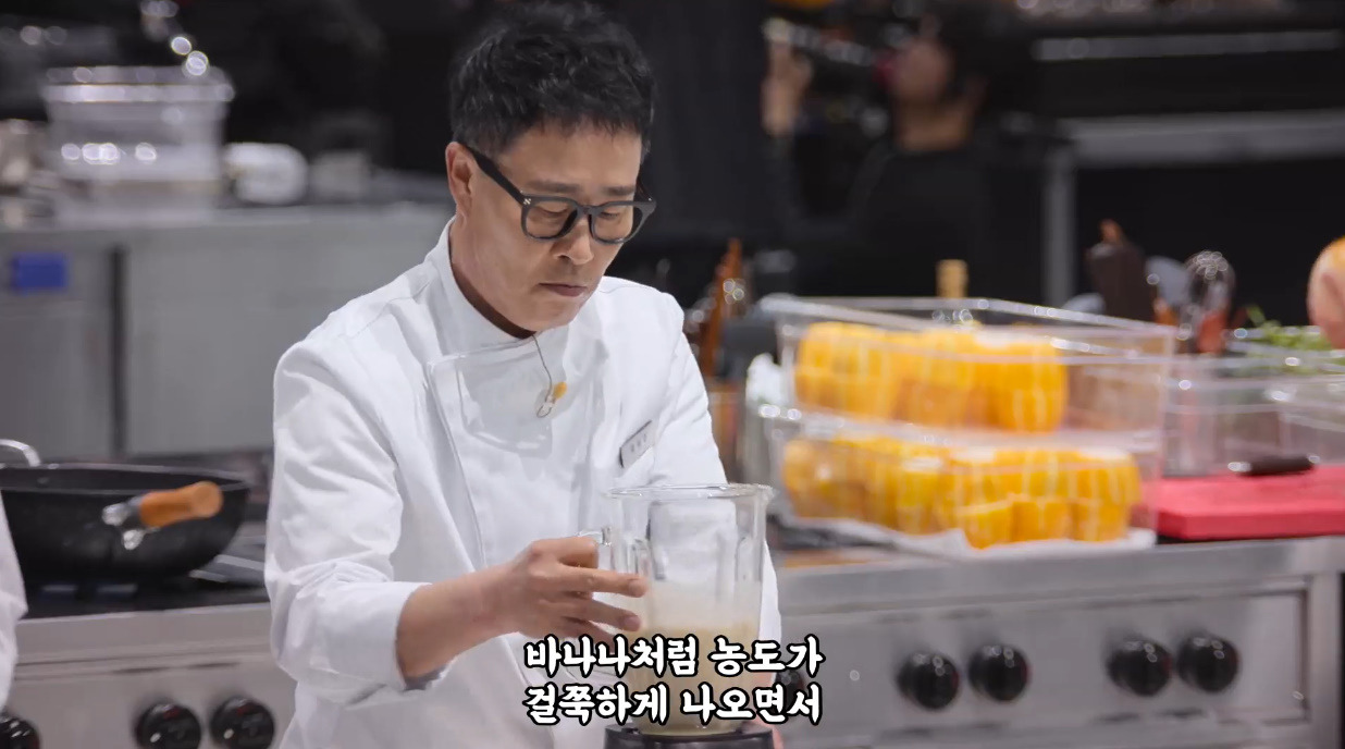 10년이 지나도 허세가 없어지지 않아 팬들이 안심한 사람.jpg (17)