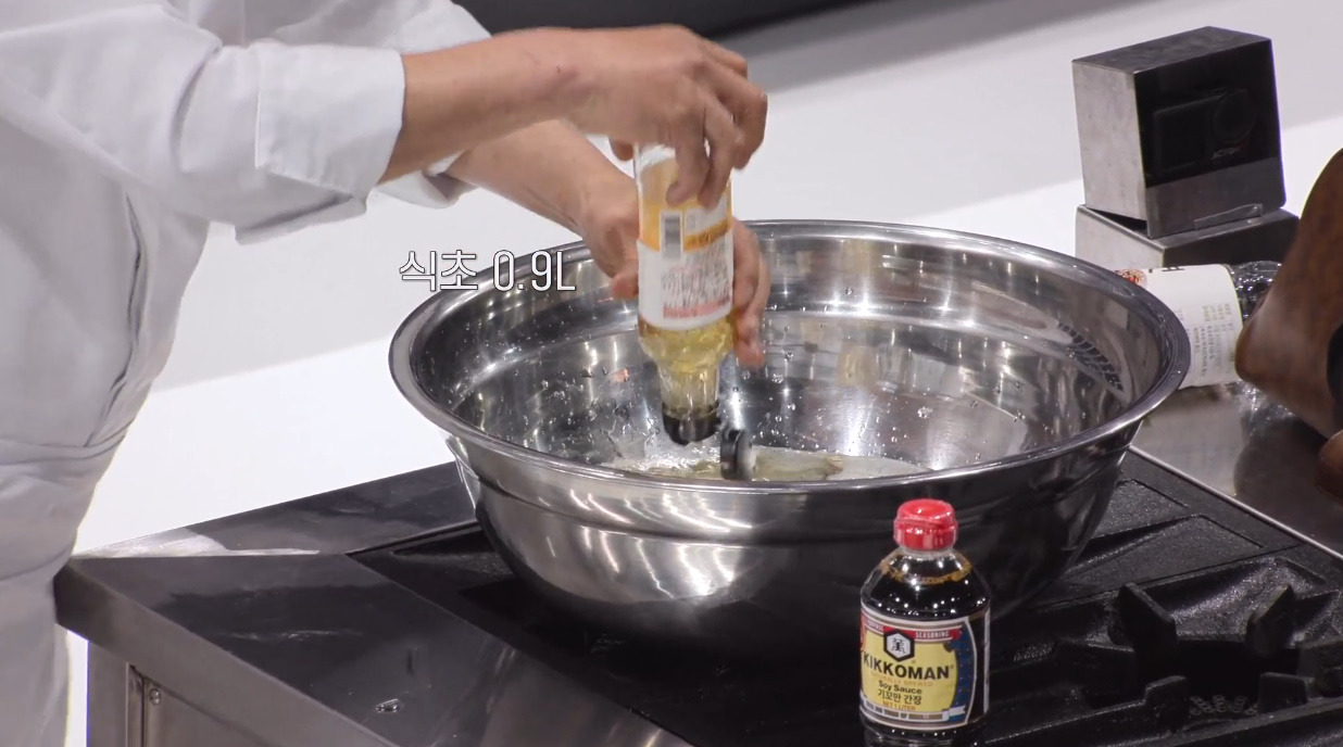 10년이 지나도 허세가 없어지지 않아 팬들이 안심한 사람.jpg (6)