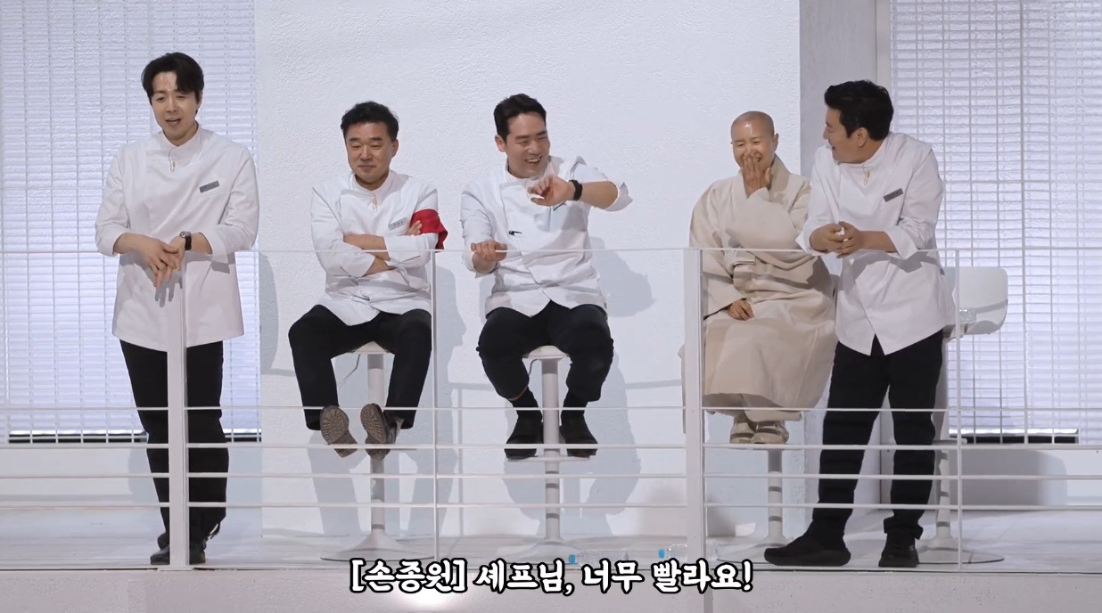 10년이 지나도 허세가 없어지지 않아 팬들이 안심한 사람.jpg (19)