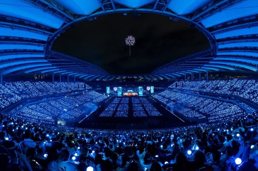 1727014471.jpg 스압) 엊그제 아이유 콘서트 갔던 연예인들.jpg