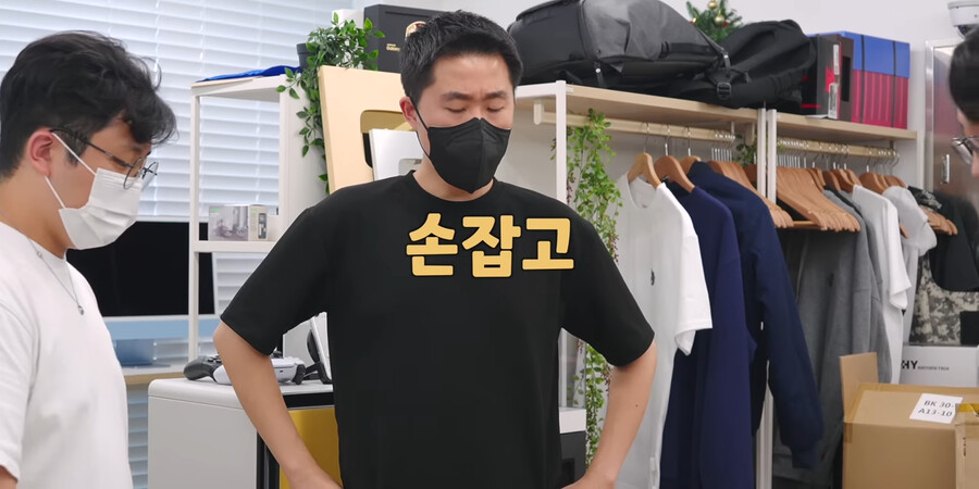img/23/07/29/189a16a2fe0550620.png 오늘자 아이폰 갤럭시 논란에 직접나선 잇섭 근황 ㄷㄷㄷㄷㄷ.....jpg