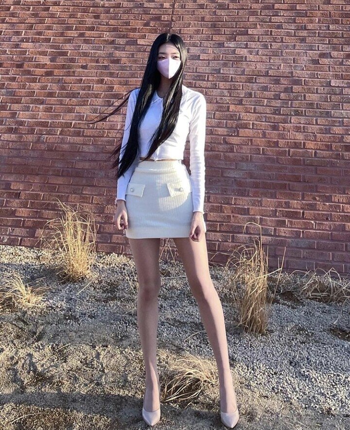 Screenshot_20220311-195813_Instagram.jpg 여자 인스타 사진 믿으면 안되는 이유.jpg