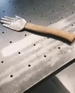 d09c70e338c7547f5e949a6d84b8467e.gif