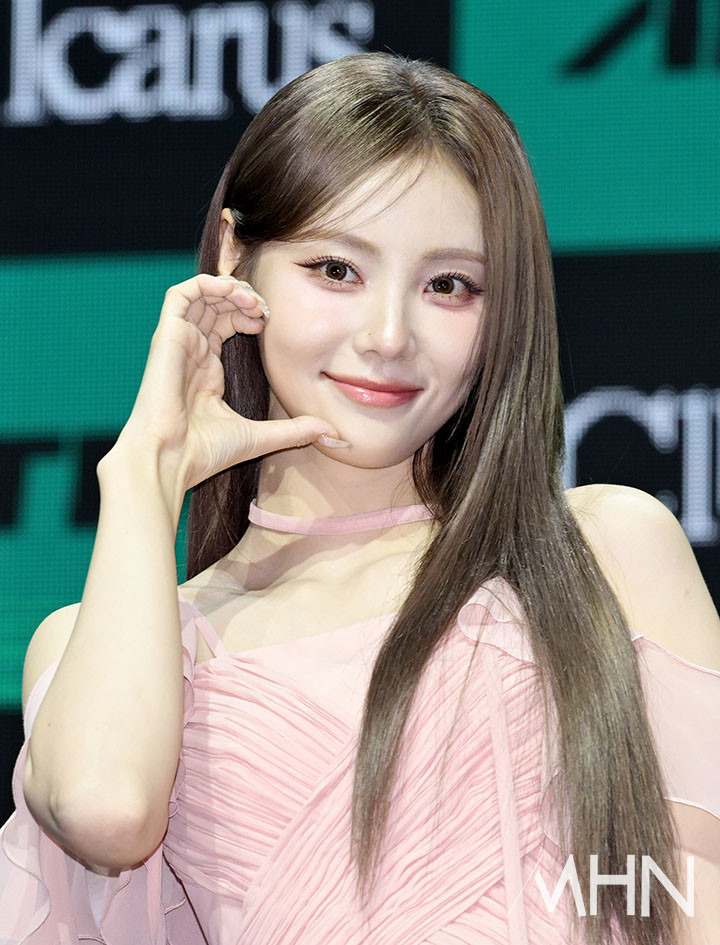 실시간 쇼케이스중인 아르테미스.jpg | 인스티즈