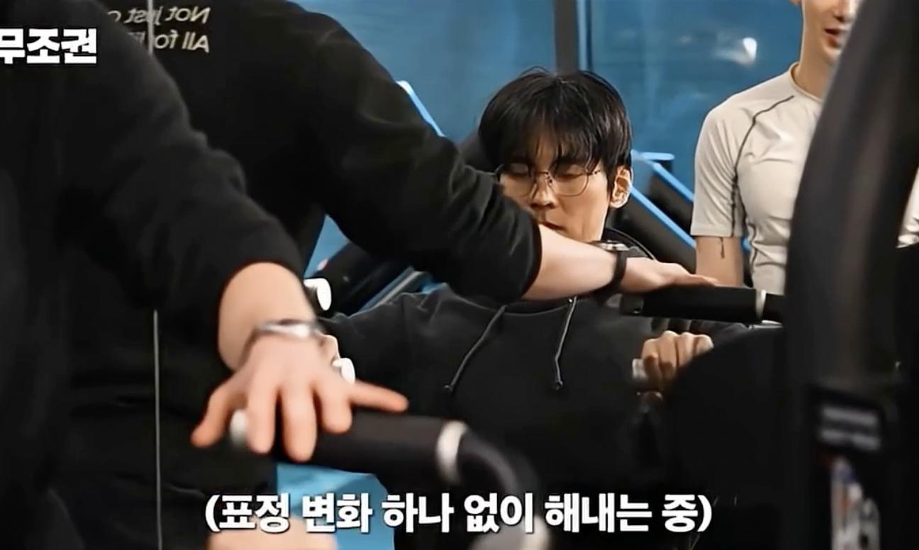 운동과 안 친하던 사람이 첫 PT 받았을 때 (4)