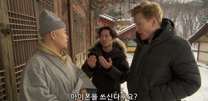 스님을 보고 당황한 외국 연예인 ㄷㄷ...jpg