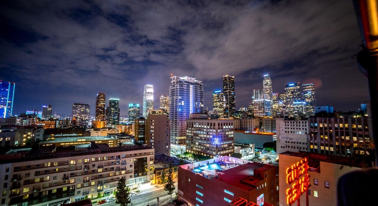 Ace Hotel Rooftop, Downtown LA, CA_Web72DPI_0.jpg 세계 도시 경제규모 순위 2021 TOP 10 전세계 도시들의 gdp 순위..jpg