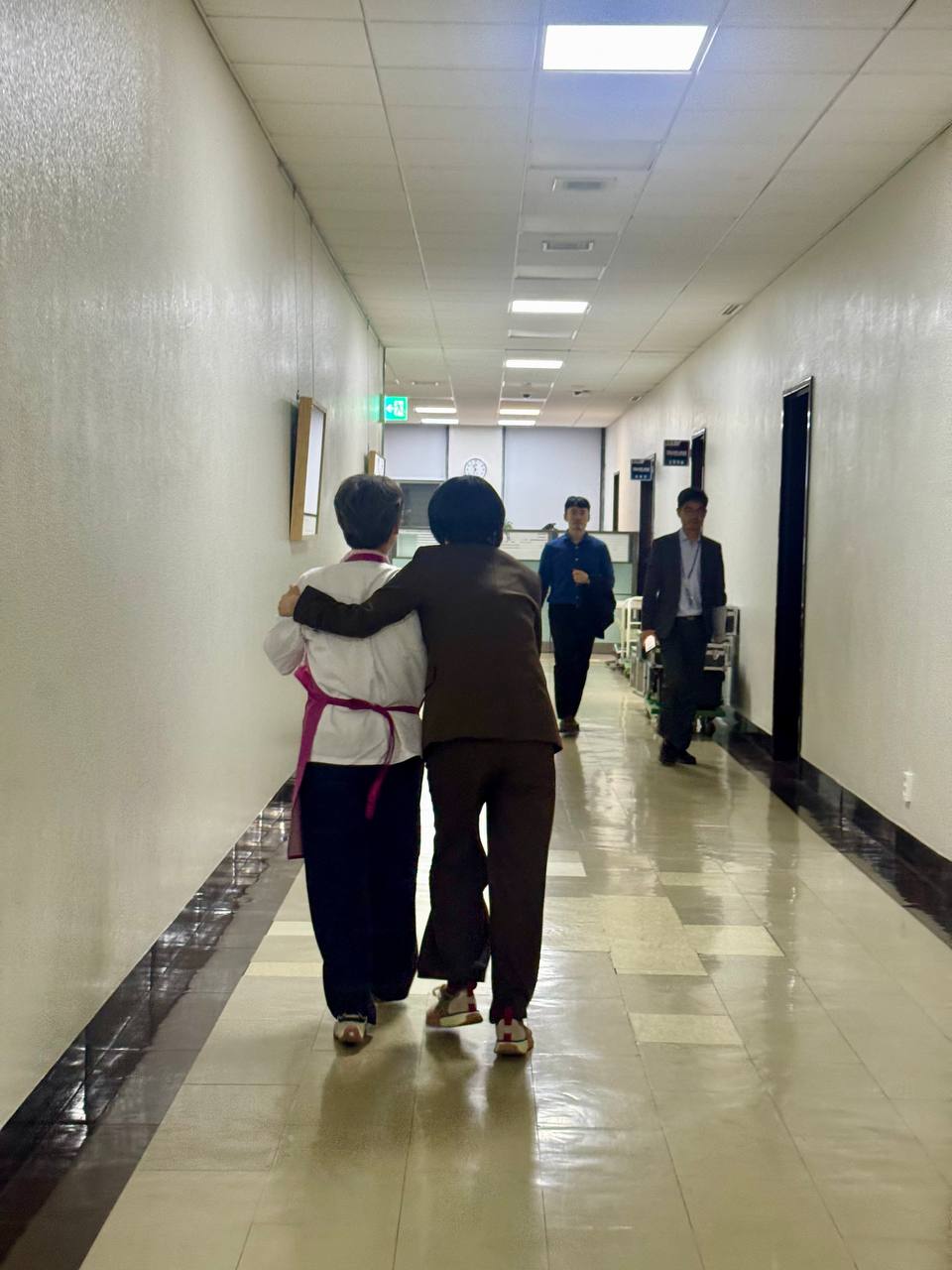 국정감사에 등장한 급식실 밥솥.twt 7번째 사진