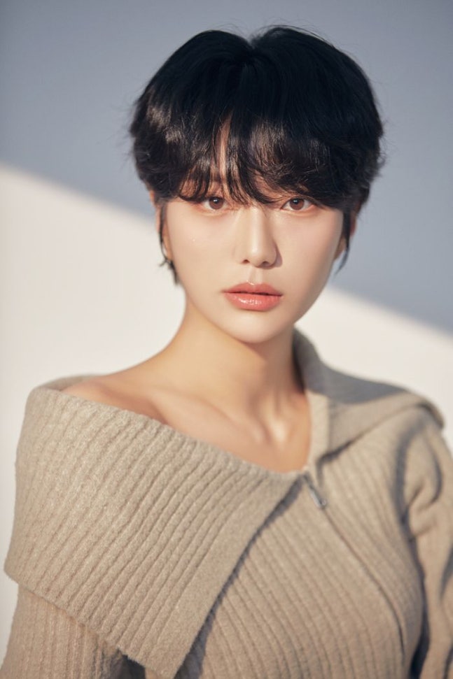 염승이, 첫 장편 주연작 ‘지하 아이돌’로 국제 영화제 대상 영예