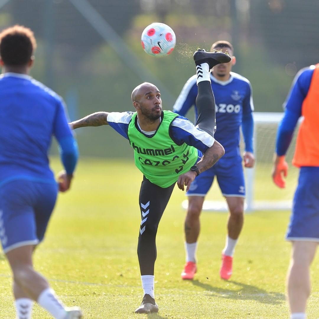 everton_Cbh70NbokaA.jpg